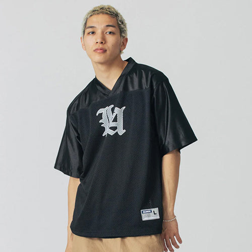 OLD ENGLISH LOGO V NECK S/S TEE