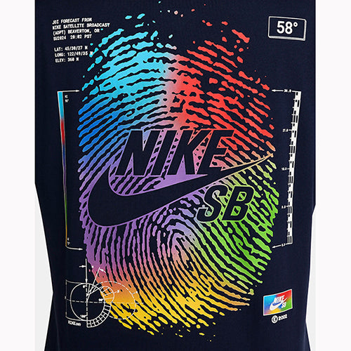 U NK SB TEE OC THUMBPRINT